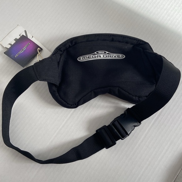 ZARA X SEGA - Mega drive Controller Control Pad Waist Bag - NWT - Picture 4 of 10